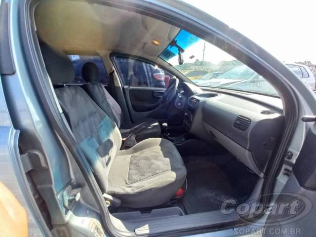 2003 CHEVROLET CORSA SEDAN 