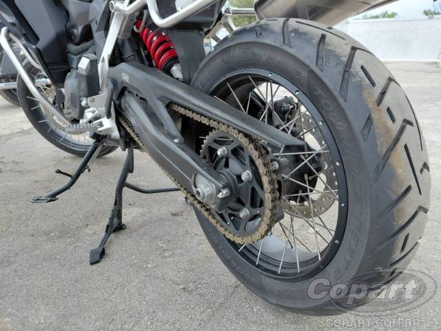 2025 BMW F 900 