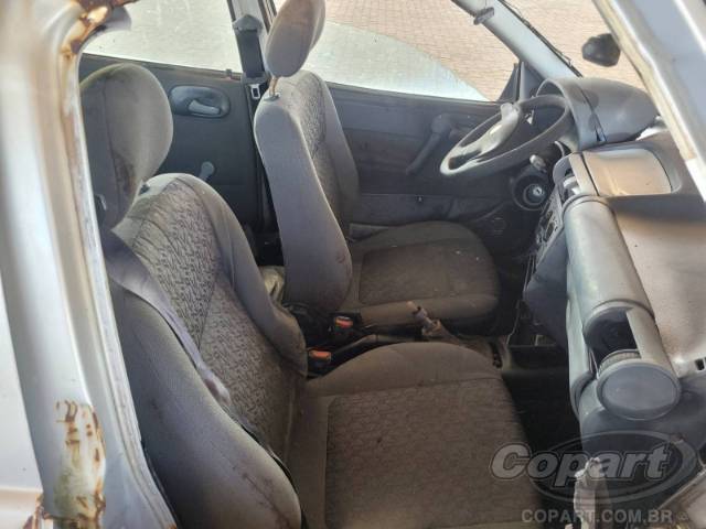 2004 CHEVROLET CORSA SEDAN 