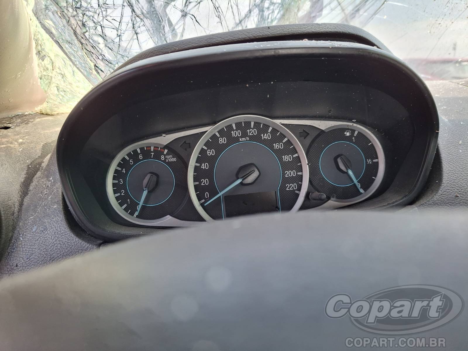 Foto 8 de 10: 2017 FORD KA SEDAN