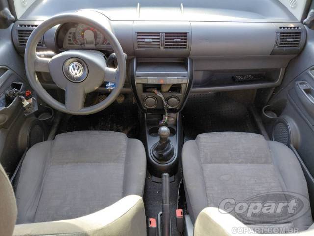 2004 VOLKSWAGEN FOX 