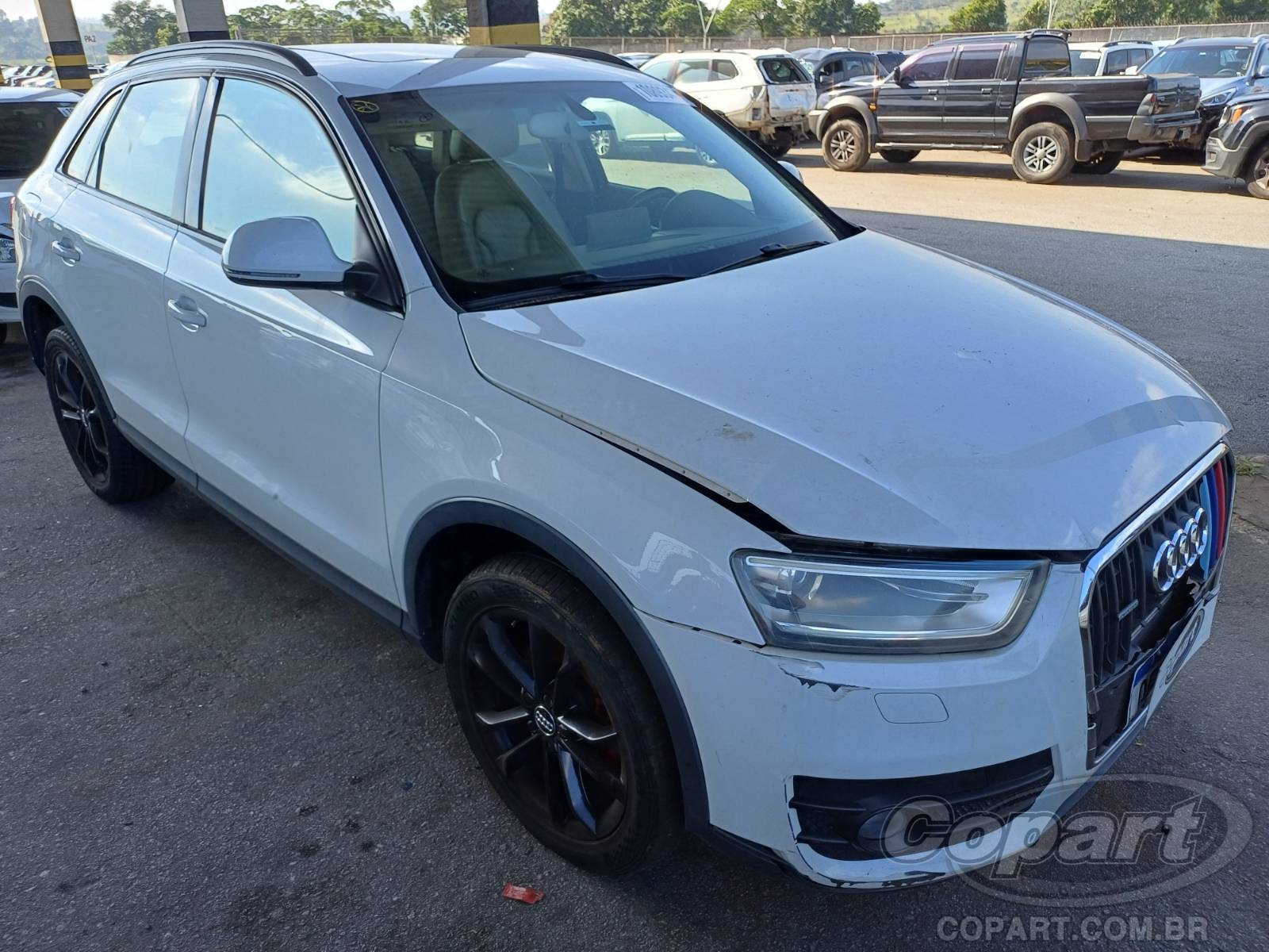 Veículo Audi Q3 Audi Q3 Ambiente 170 2.0 16V TFSI Turbo 2015 2015 em leilão
