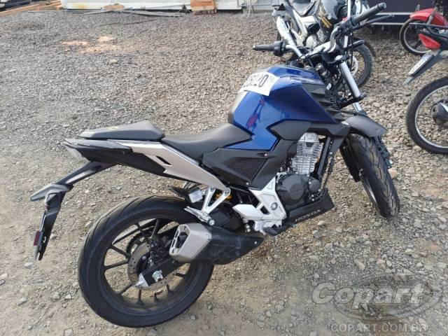 2026 HONDA CB 300F 