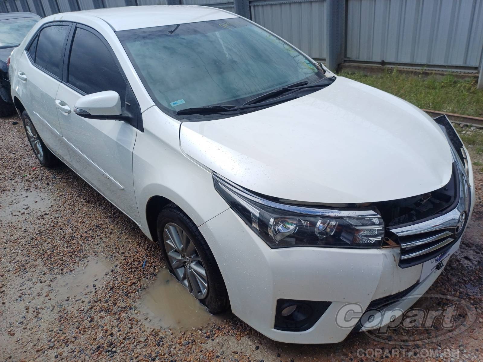 Toyota Corolla XEI 2.0 16V Flex 2017 Médio Dano Lateral