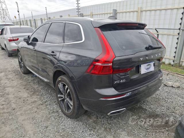 2021 VOLVO XC60 