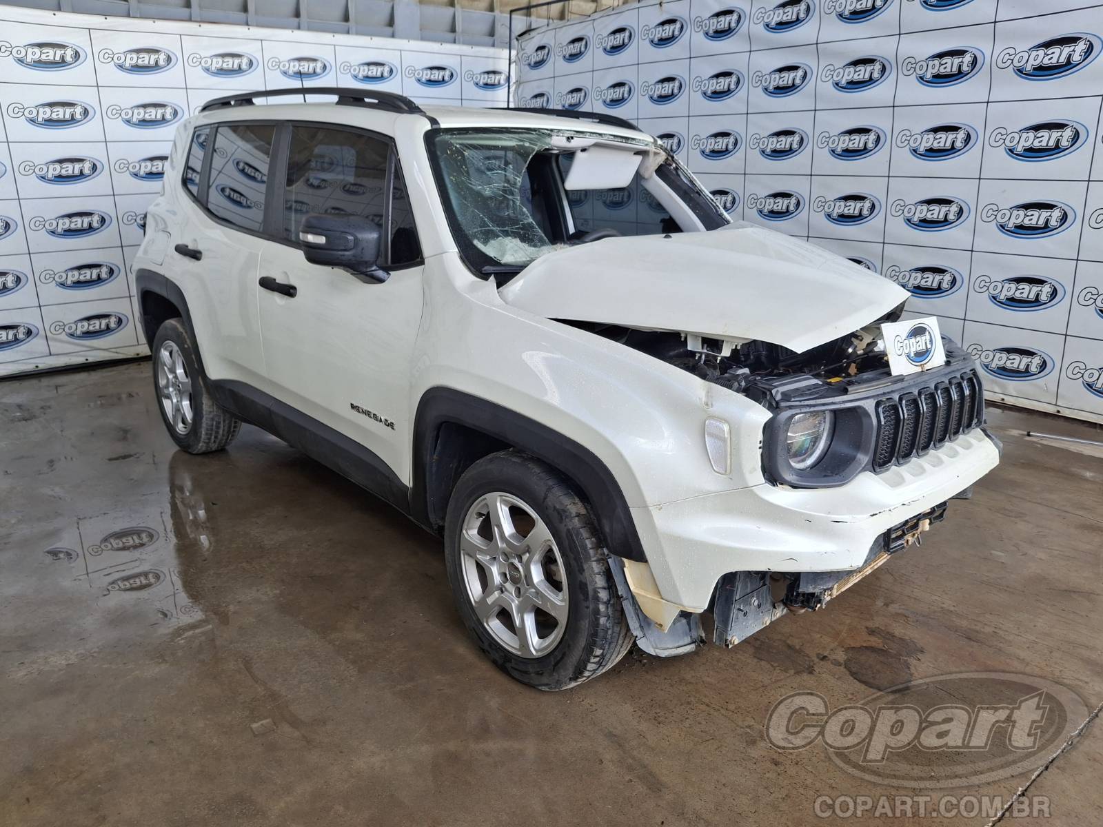 Jeep Renegade 2024 em leilão