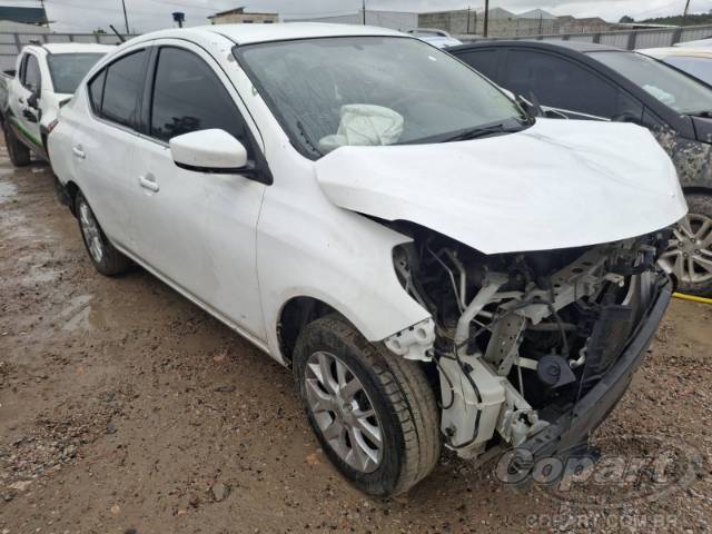 2016 NISSAN VERSA 