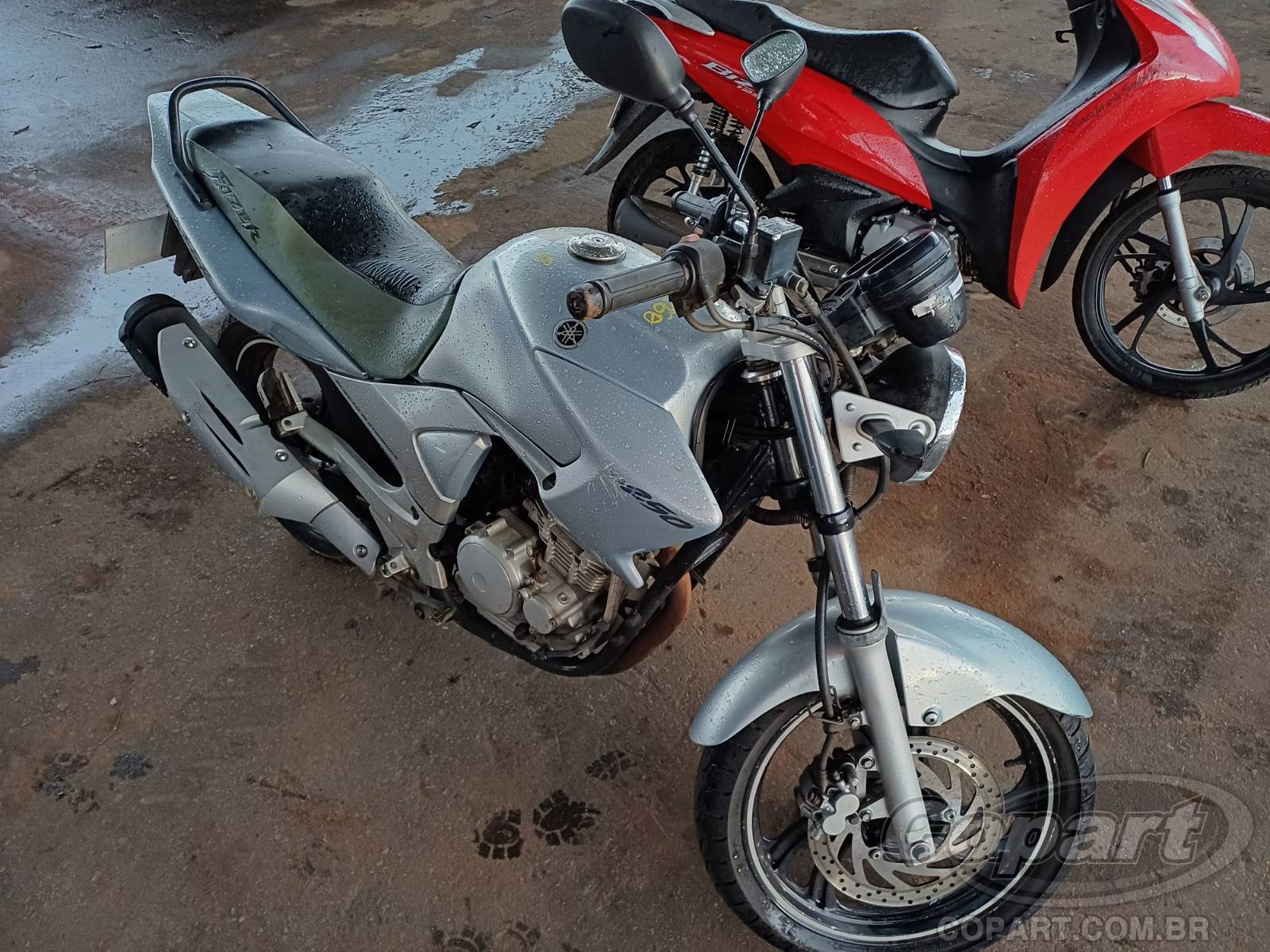 Veículo YAMAHA Fazer Yamaha Fazer YS 250 2010 Pequena Monta 2010 em leilão