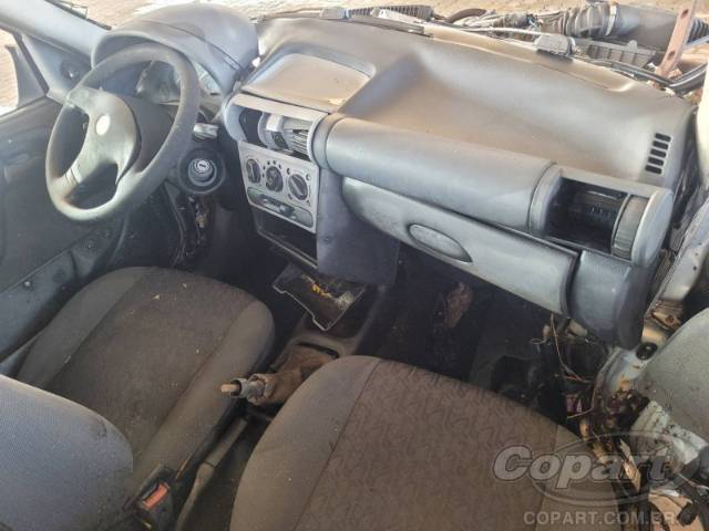 2004 CHEVROLET CORSA SEDAN 