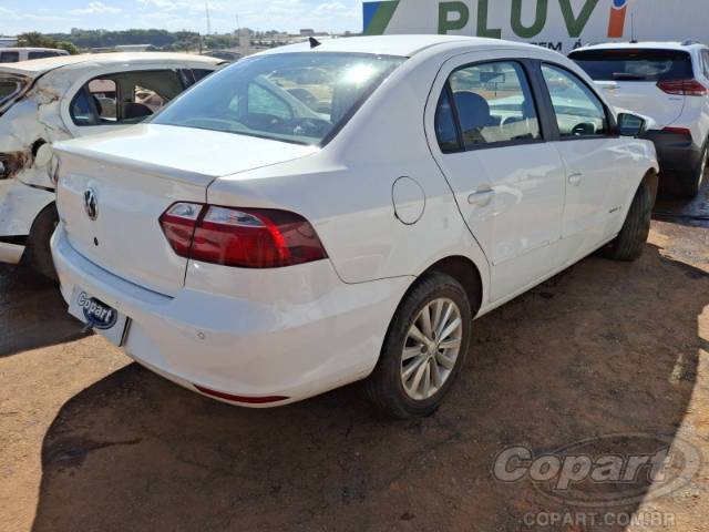2015 VOLKSWAGEN VOYAGE 
