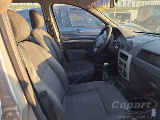 2009 RENAULT LOGAN 