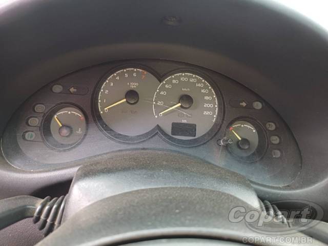 2005 CHEVROLET CLASSIC 