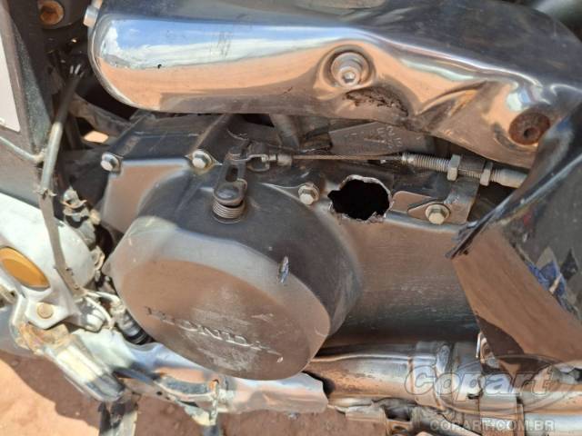 2011 HONDA XL700V 