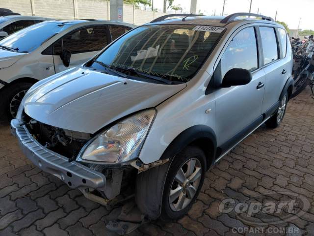 2010 NISSAN LIVINA 