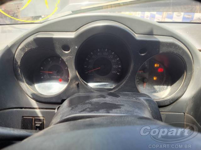 2005 NISSAN FRONTIER CD 