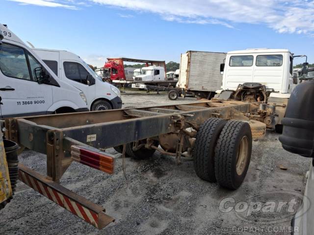 2011 MERCEDES BENZ 1718 