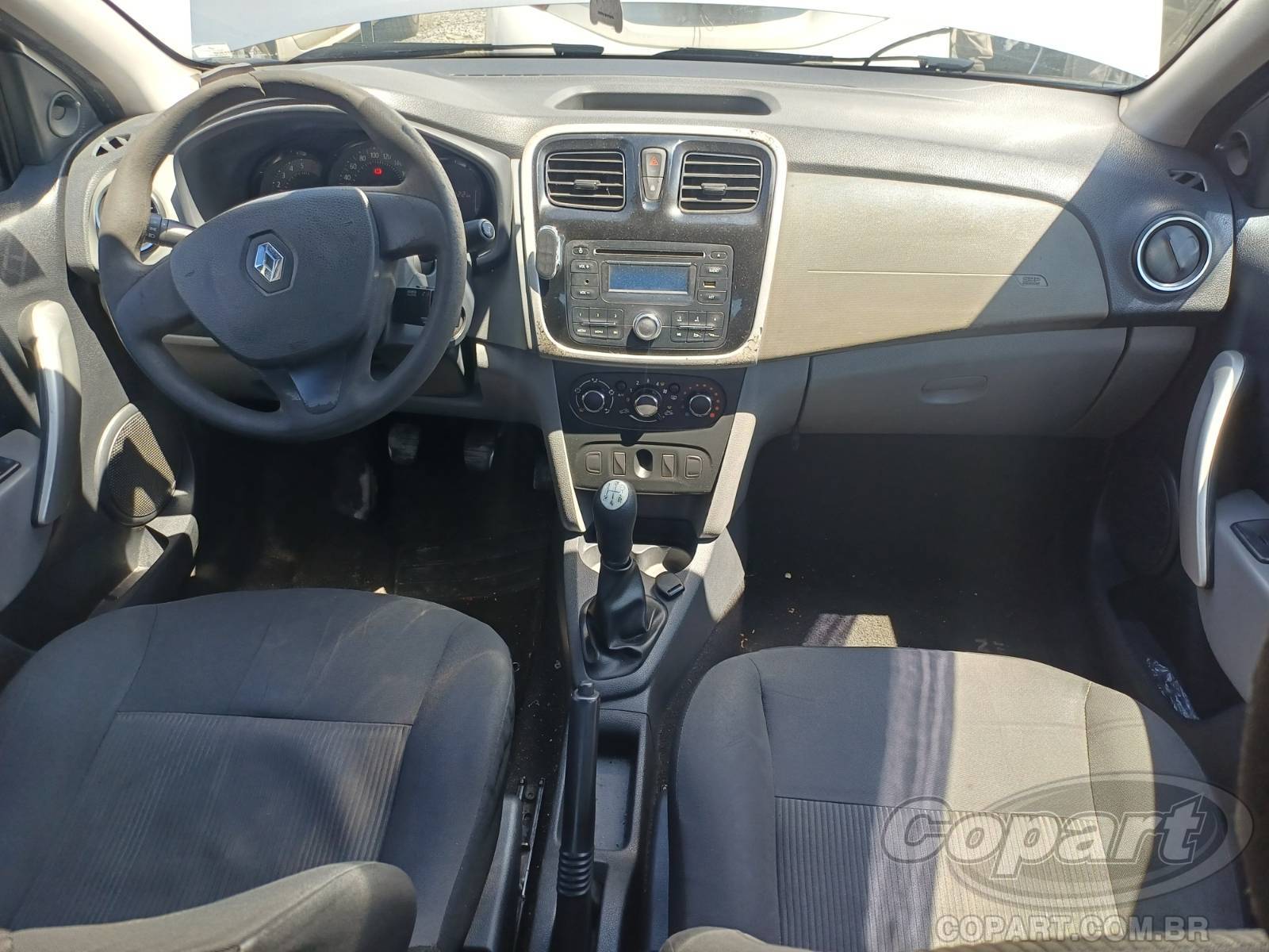 Foto 9 de 11: 2016 RENAULT LOGAN