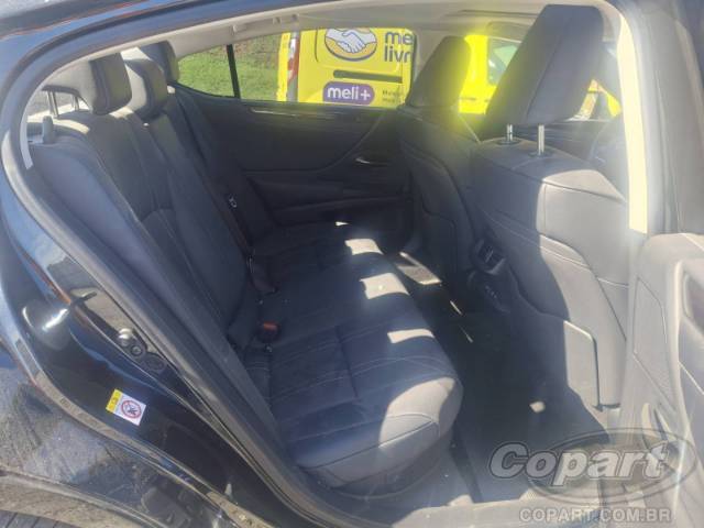2019 LEXUS ES 