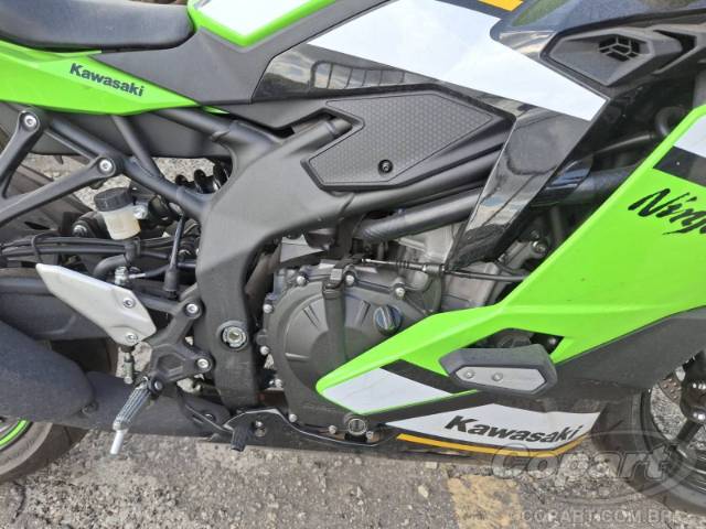 2025 KAWASAKI NINJA ZX-4R 