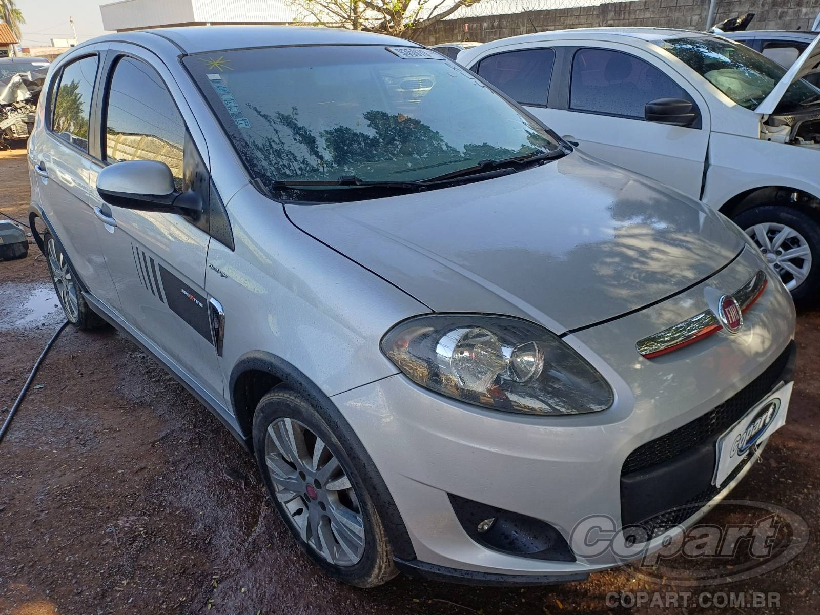 Veículo Fiat Palio FIAT PALIO SPORTING 1.6 16V E.TORQ 2014 2014 em leilão