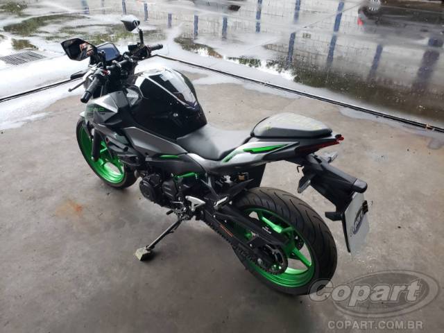 2025 KAWASAKI Z500 