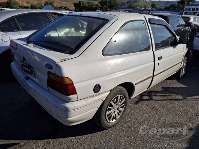1996 FORD ESCORT 