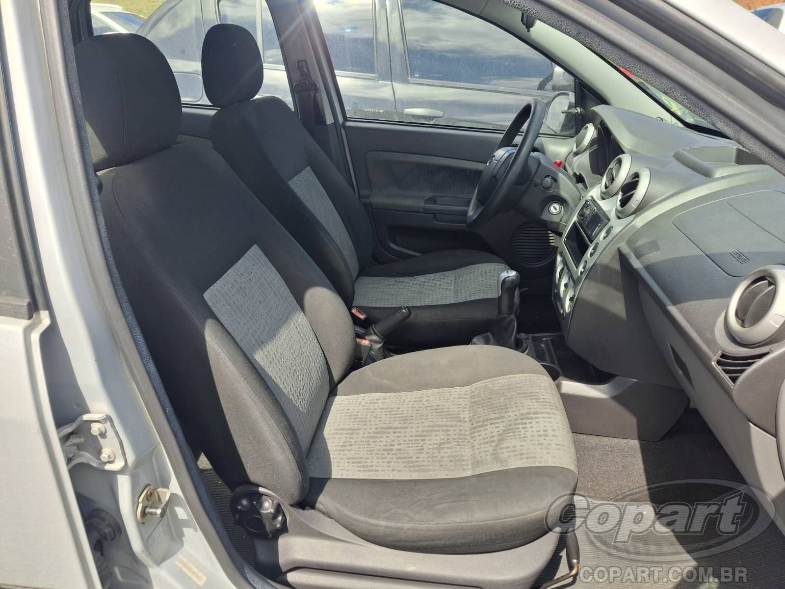 2013 FORD FIESTA SEDAN — foto 5 de 12