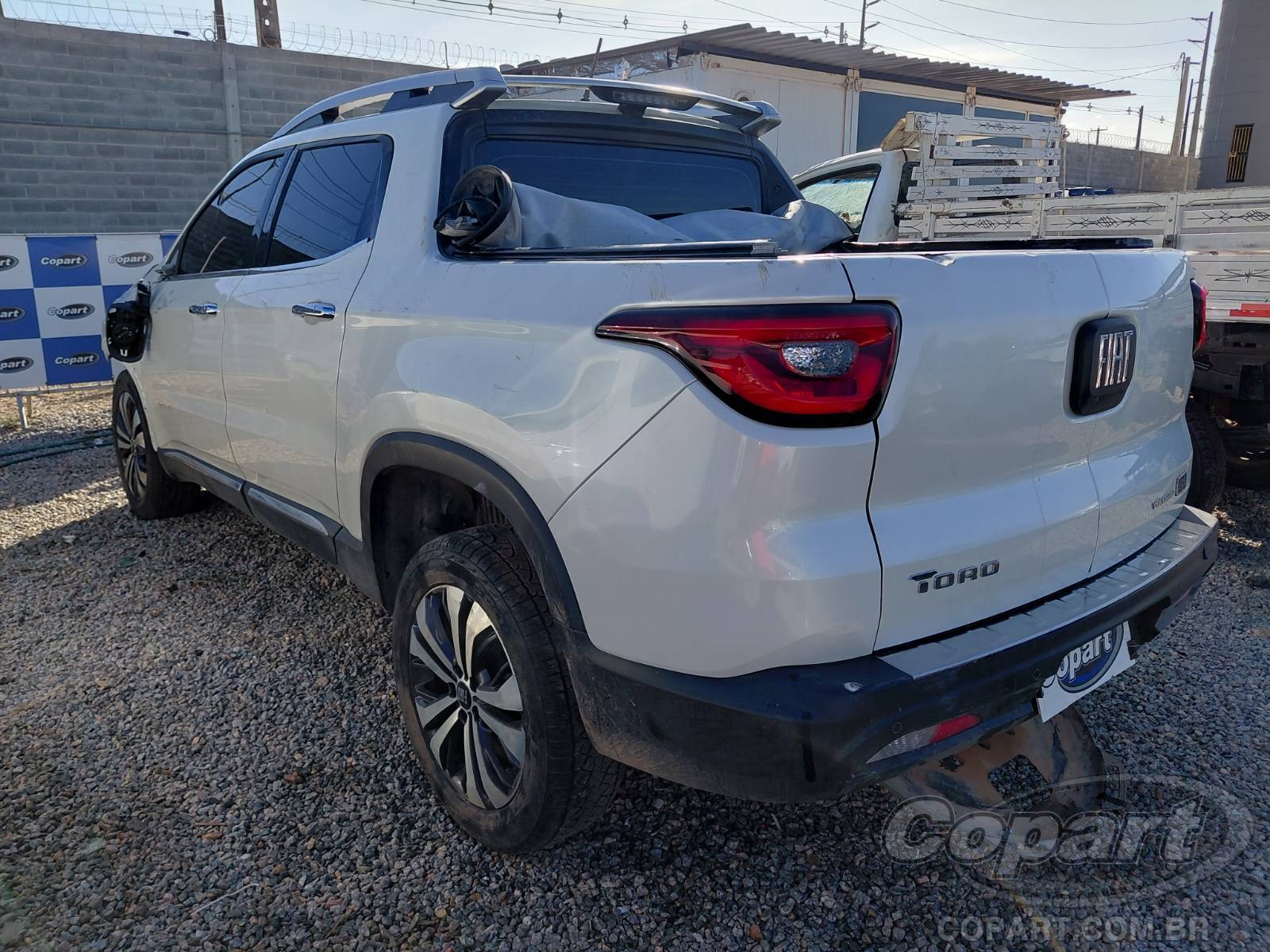 Foto 3: 2023 FIAT TORO