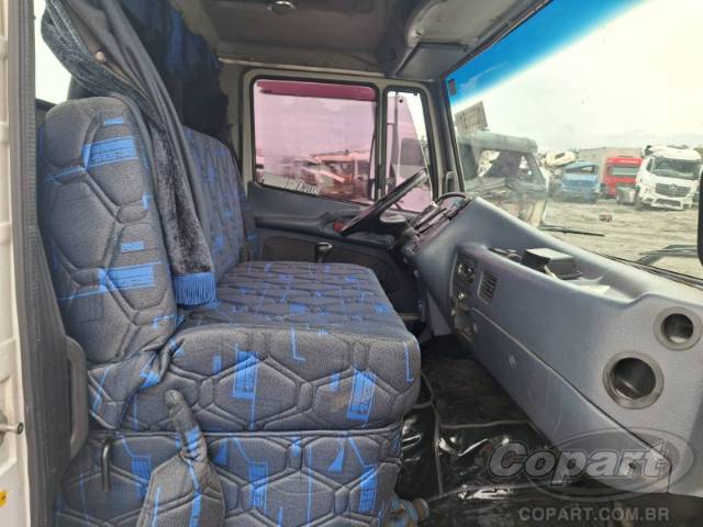 2010 MERCEDES BENZ 1718 