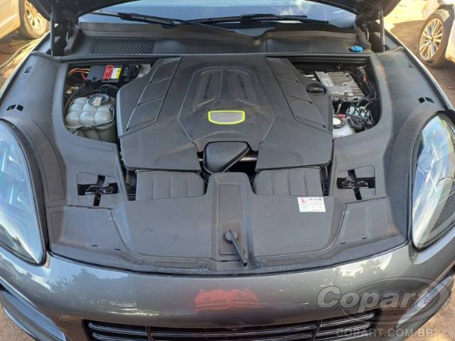 2020 PORSCHE CAYENNE 