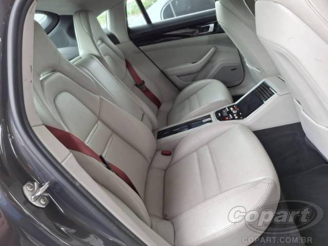 2018 PORSCHE PANAMERA 