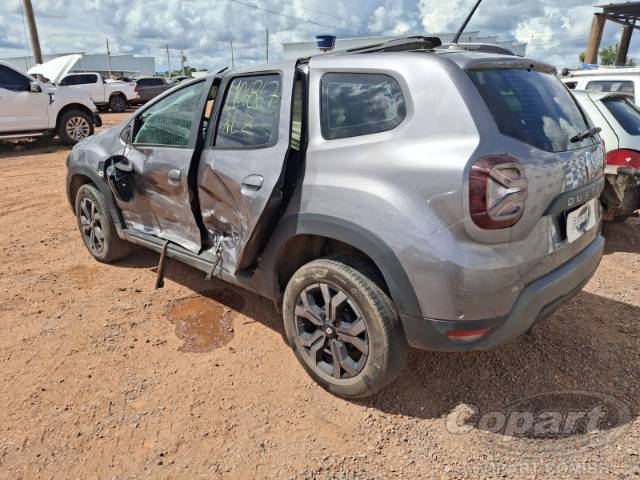 2025 RENAULT DUSTER 