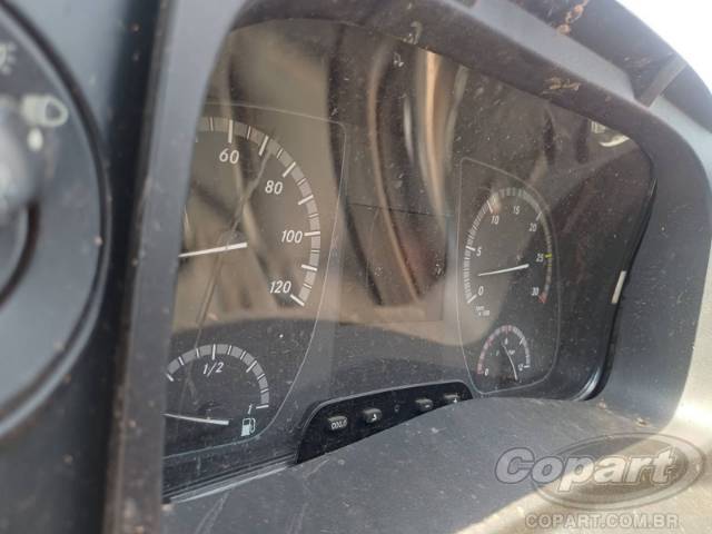 2011 MERCEDES BENZ AXOR 