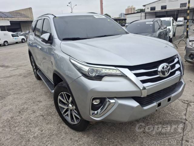 2018 TOYOTA HILUX SW4 