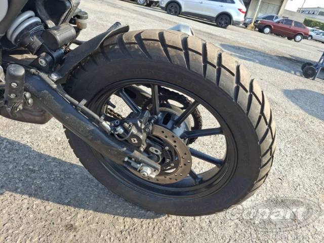 2025 TRIUMPH SCRAMBLER 