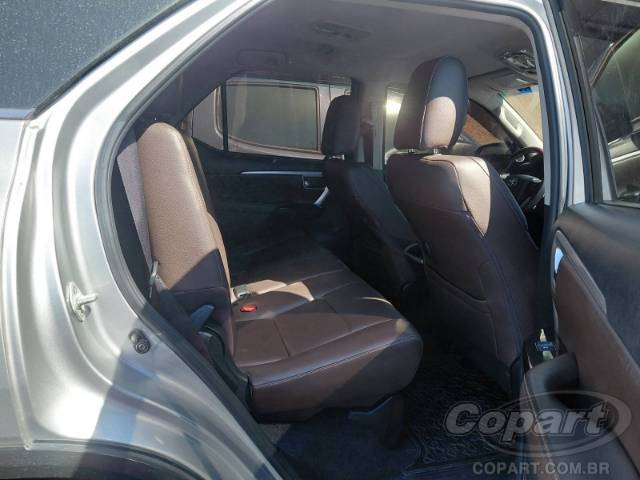2017 TOYOTA HILUX SW4 