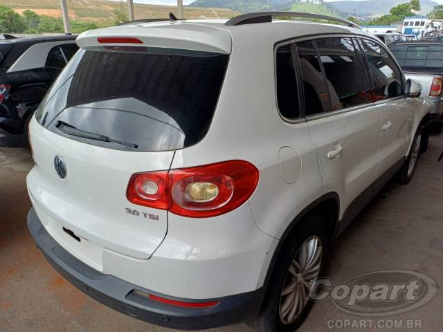 2010 VOLKSWAGEN TIGUAN 