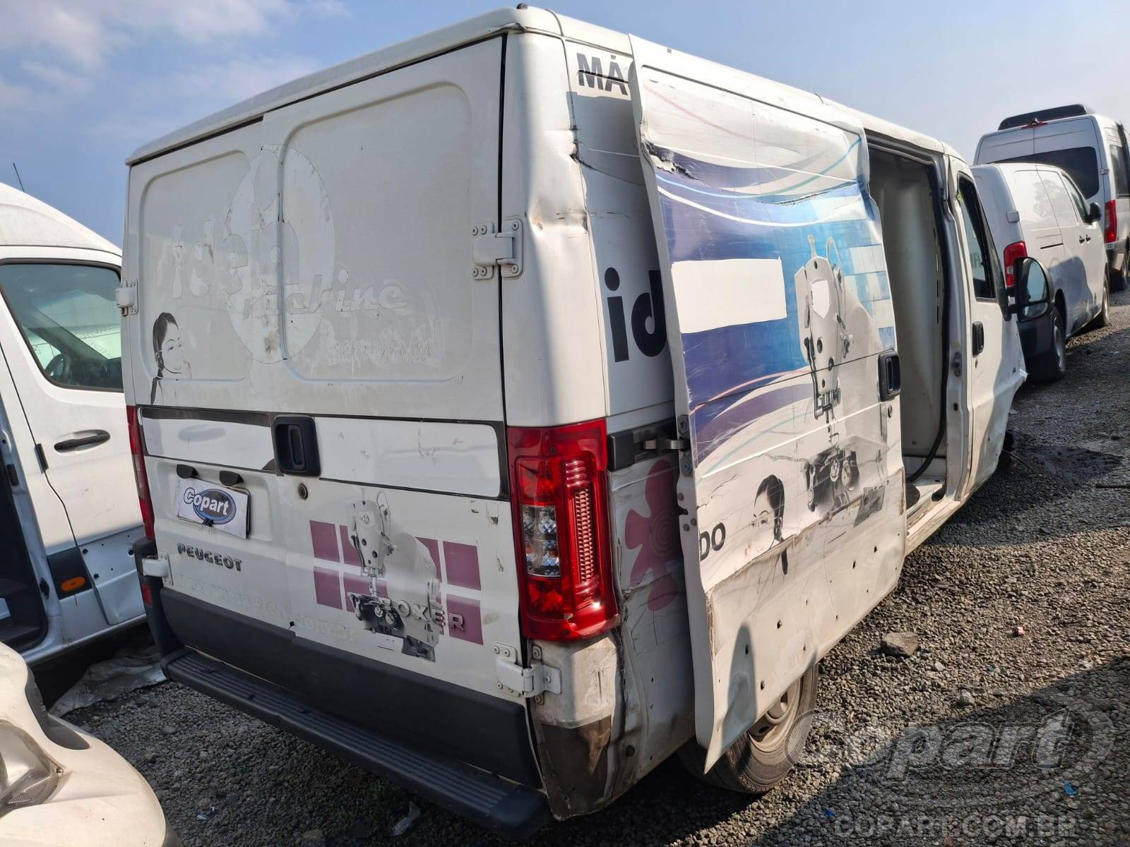 2011 PEUGEOT BOXER FURGAO — foto 4 de 15