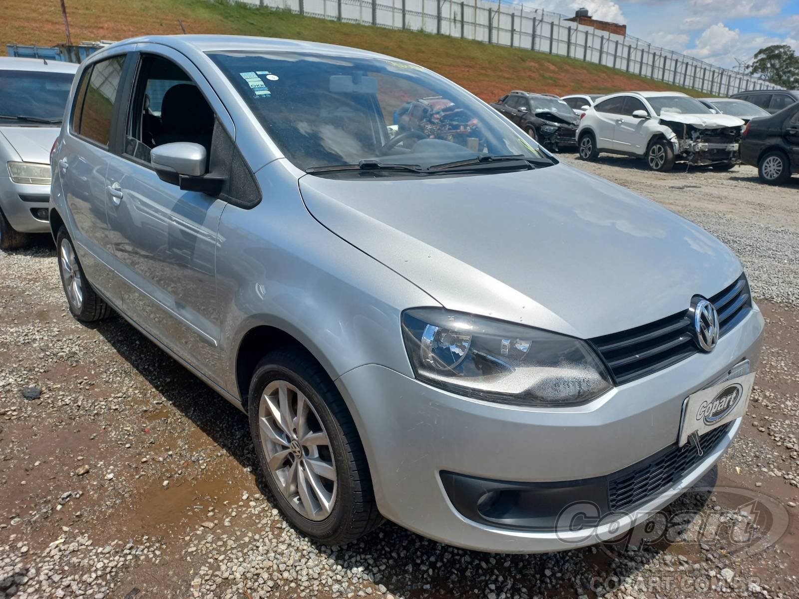 Volkswagen Fox 1.6 Total Flex 2014 Enchente Médio