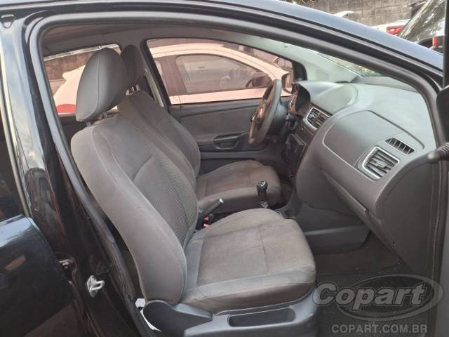 2011 VOLKSWAGEN FOX 