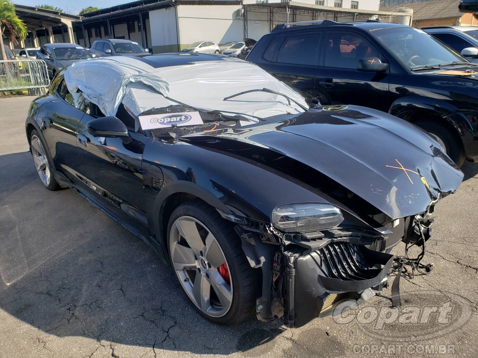 Veículo Porsche Taycan Porsche Taycan Cross Turismo 4S 420 kW 2023 Colisão Média Monta 2024 em leilão
