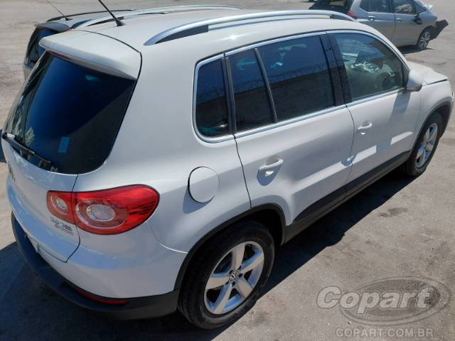2011 VOLKSWAGEN TIGUAN 