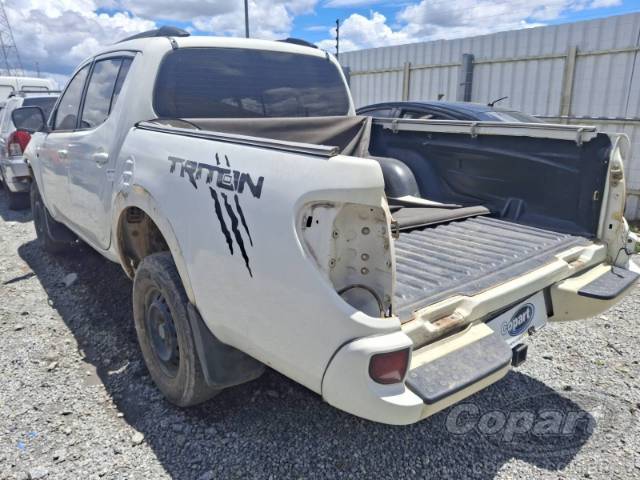 2014 MITSUBISHI L200 TRITON 