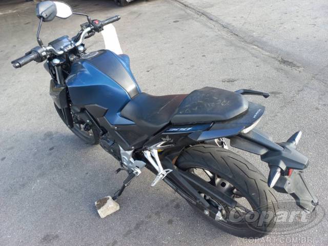 2025 HONDA CB 300F 