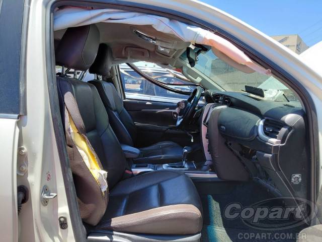 2017 TOYOTA HILUX SW4 