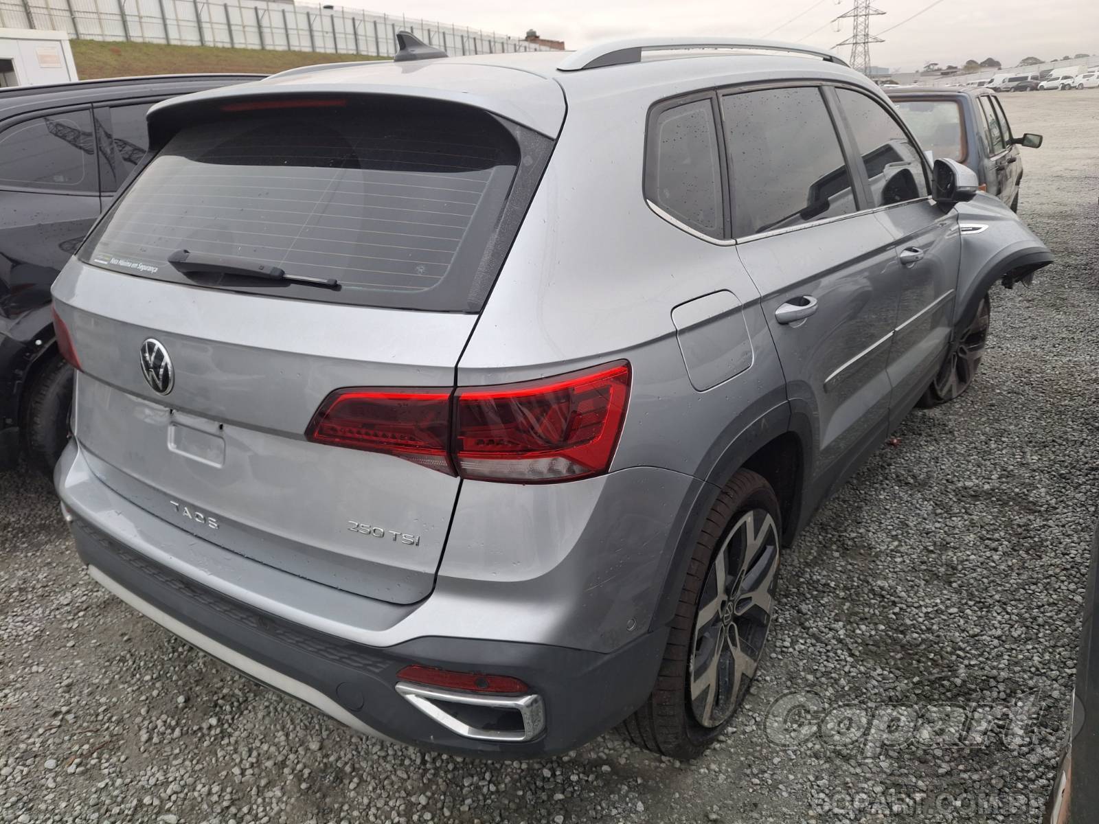 2024 VOLKSWAGEN TAOS — foto 4 de 14