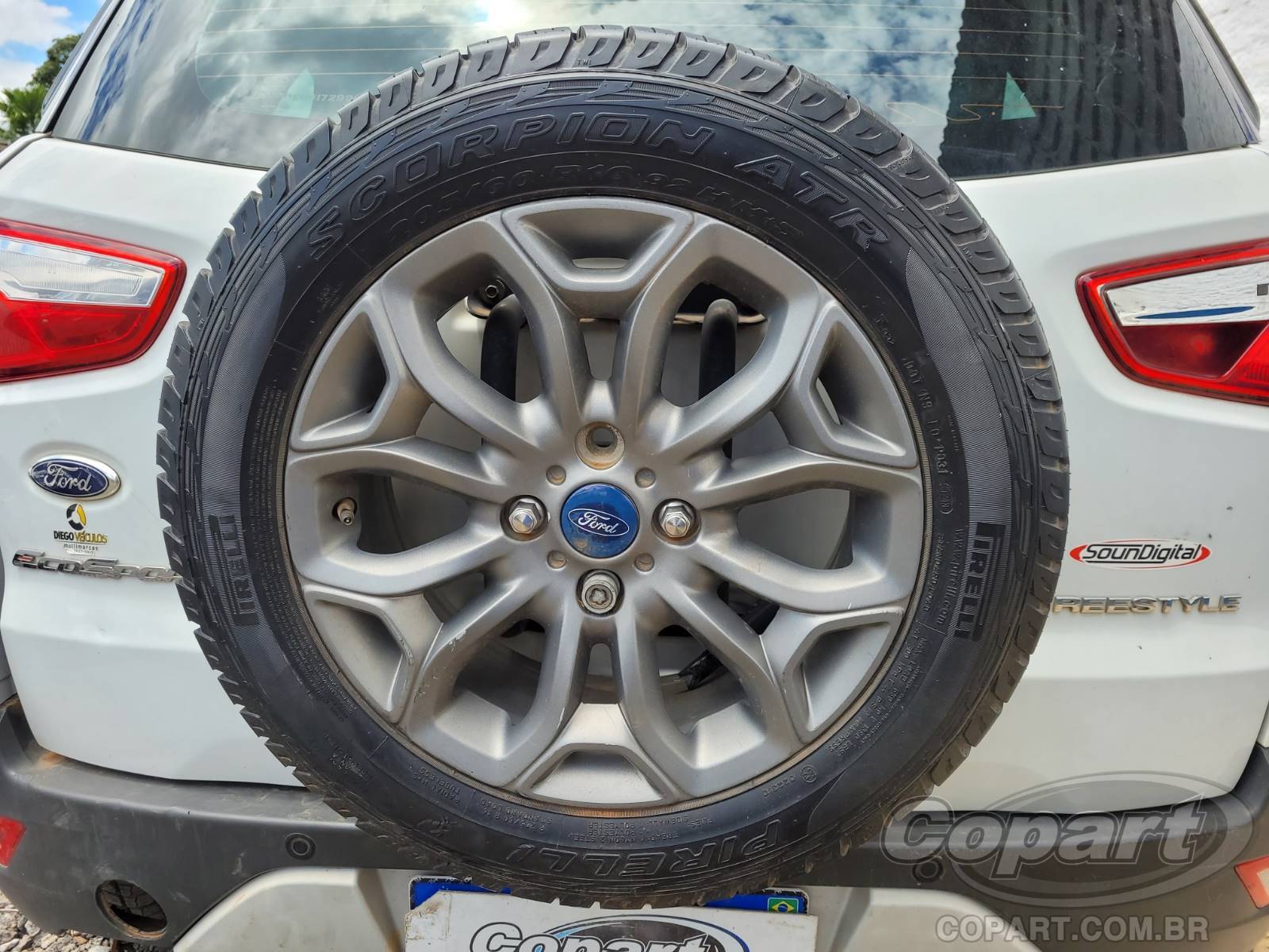 Foto 10 de 10: 2014 FORD ECOSPORT