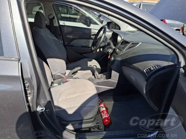 2015 HYUNDAI HB20S 
