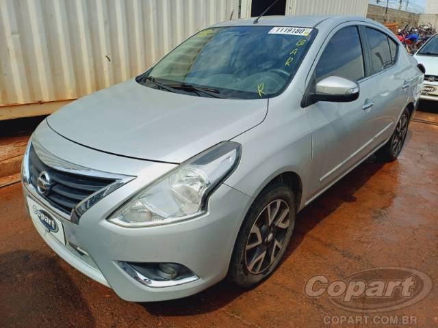 2017 NISSAN VERSA 