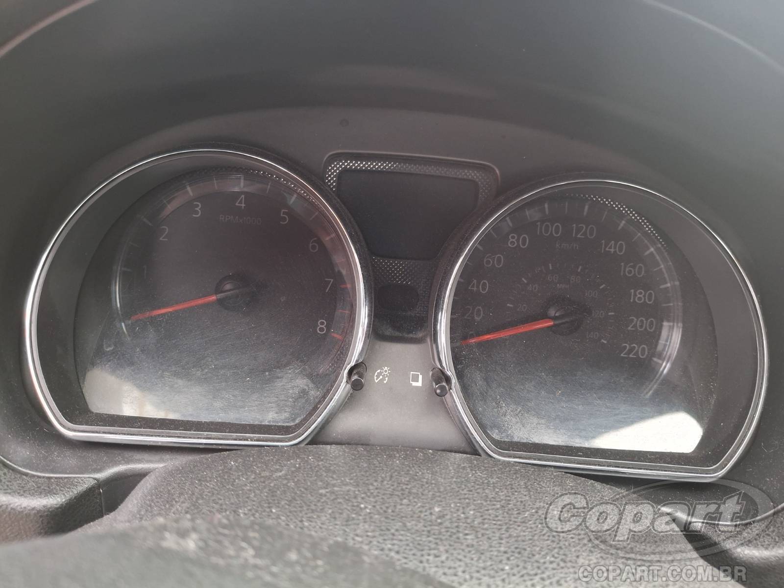 2018 NISSAN VERSA — foto 8 de 14